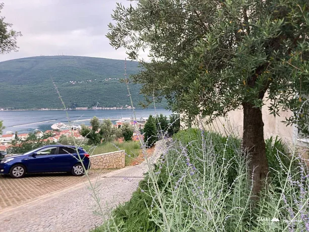 Deniz Kenarında Modern İki Yatak Odalı Daire